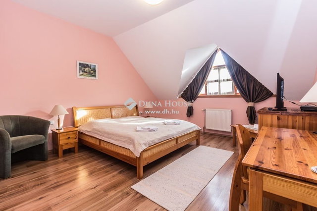 Eladó hotel, Szombathelyen 265 M Ft, 16 szobás