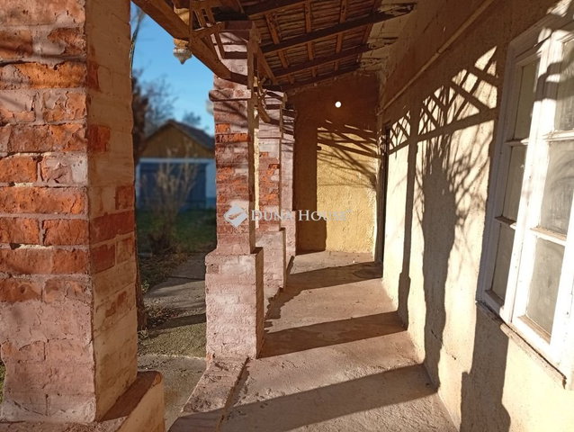 Eladó családi ház, Jászladányon 8.6 M Ft, 2 szobás