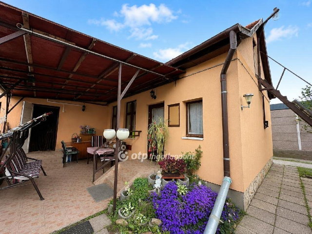 Eladó családi ház, Dunaharasztin 89.99 M Ft, 2+1 szobás