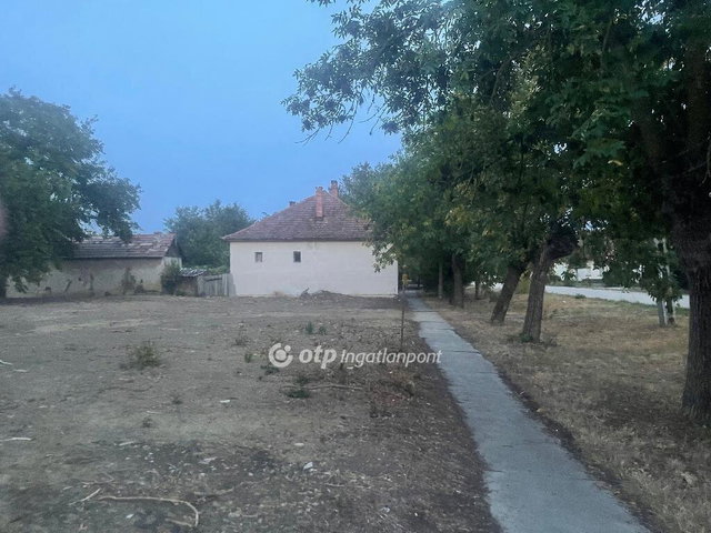 Eladó telek, Szarvason 15 M Ft / költözzbe.hu