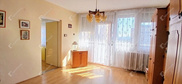 Eladó téglalakás, Zalaegerszegen 39.9 M Ft, 1+2 szobás
