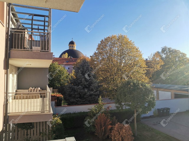 Eladó téglalakás, Székesfehérvárott 110.9 M Ft, 5 szobás