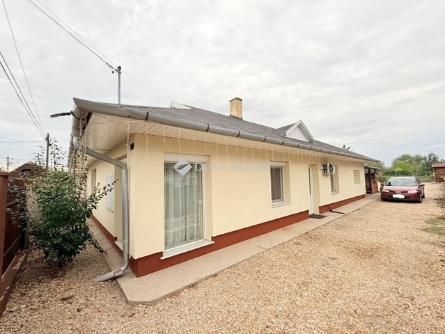 Eladó családi ház, Bugyin 79 M Ft, 3 szobás