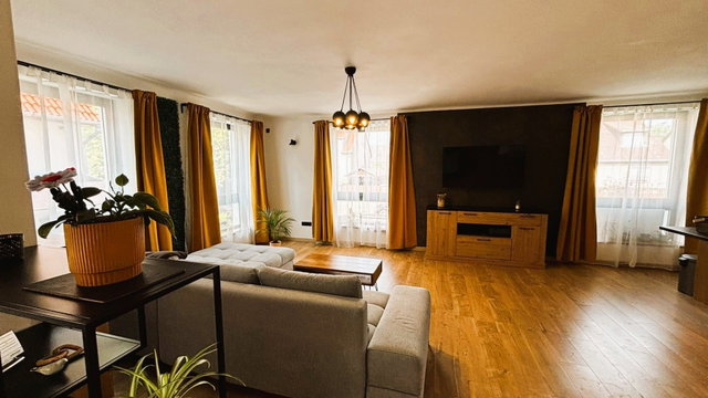 Eladó családi ház, Debrecenben, Kenyér utcában 160 M Ft