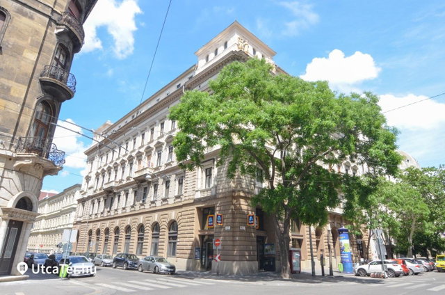 Eladó téglalakás, Budapesten, V. kerületben, Báthory utcában
