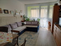 Eladó panellakás, Pécsett 54 M Ft, 3 szobás
