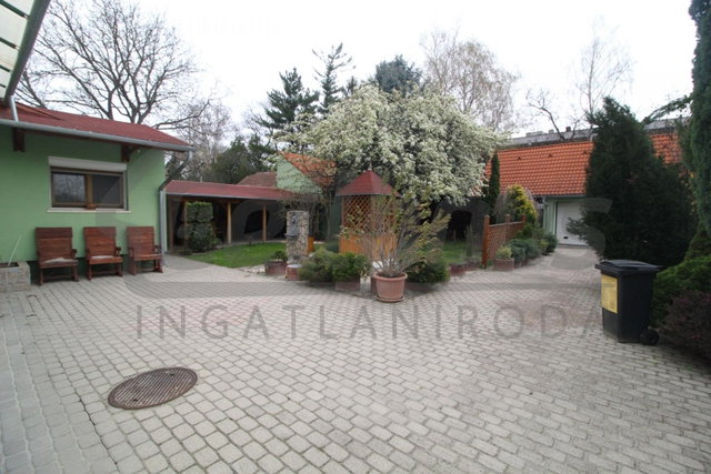 Eladó családi ház, Celldömölkön 79.99 M Ft, 6 szobás
