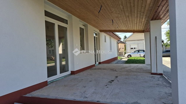 Eladó családi ház, Veszkényen 82.5 M Ft, 4 szobás