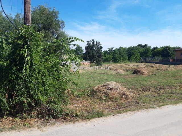 Eladó telek, Kiskunhalason, Iparszőlők útján 12 M Ft