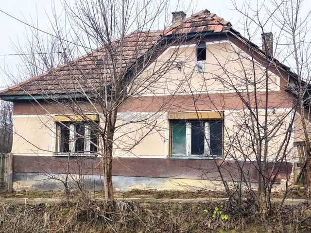 Eladó családi ház, Nakon 5 M Ft, 3 szobás / költözzbe.hu