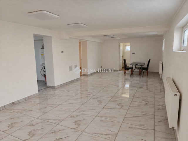 Eladó téglalakás, Dunakeszin, Határ utcában 59 M Ft, 2 szobás