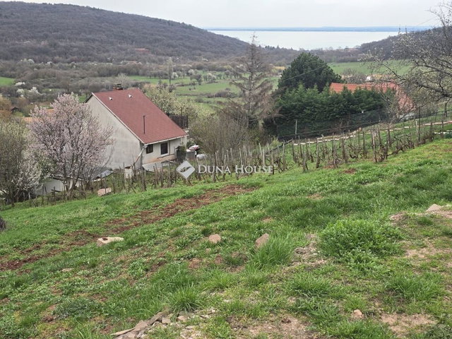 Eladó telek, Felsőörsön 30 M Ft / költözzbe.hu