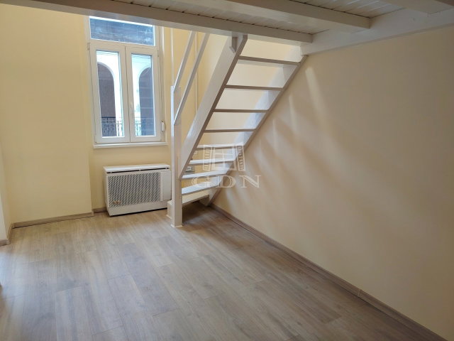 Eladó téglalakás, Budapesten, VIII. kerületben 33 M Ft, 1 szobás