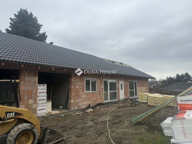 Eladó téglalakás, Szigetszentmártonban 65 M Ft, 2 szobás