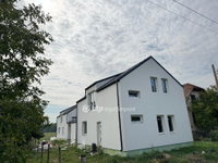 Eladó ikerház, Szigetszentmártonban 88.9 M Ft, 5 szobás