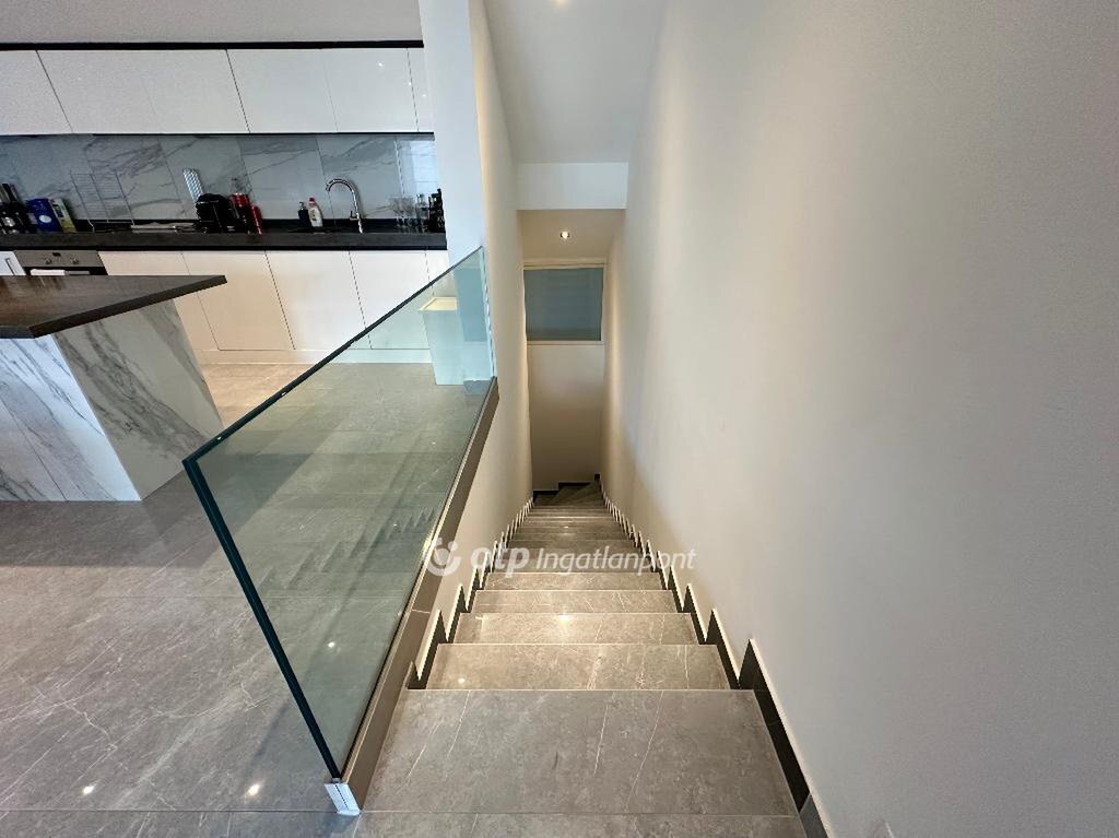 3 bed · 121m² · 224.990.000 ft
