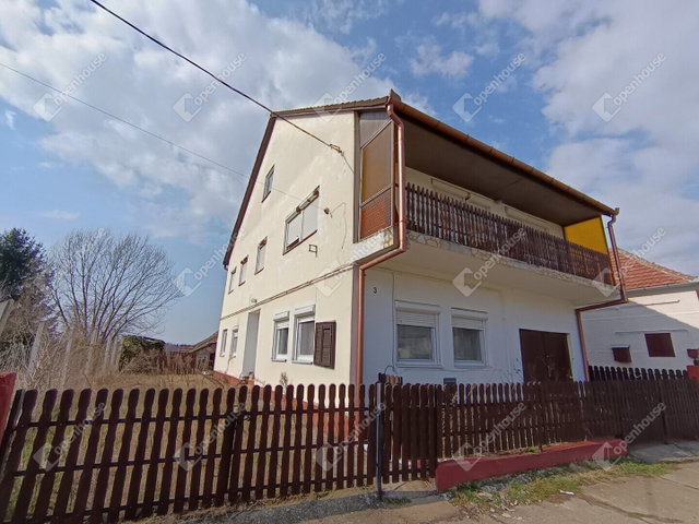 Eladó családi ház, Berzencén 34.9 M Ft, 6 szobás