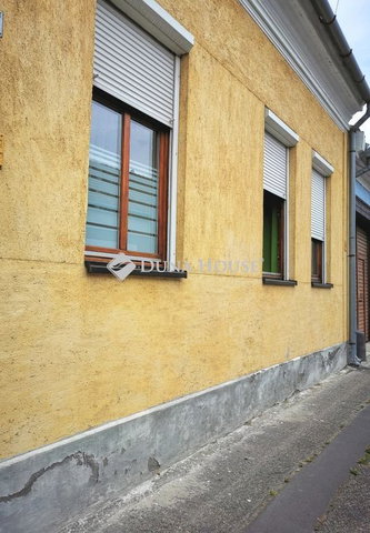 Eladó családi ház, Esztergomban, Mikszáth Kálmán utcában