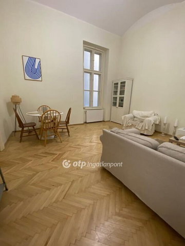 Eladó téglalakás, Budapesten, V. kerületben 98 M Ft, 2 szobás