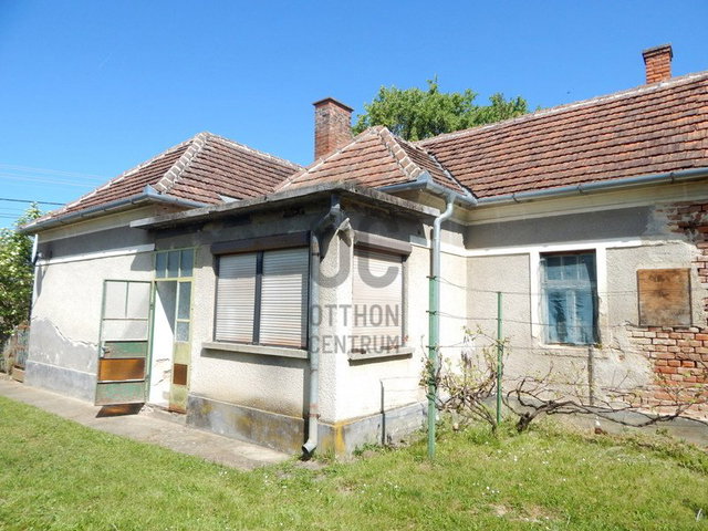 Eladó családi ház, Felsőjánosfán 23.99 M Ft, 2 szobás