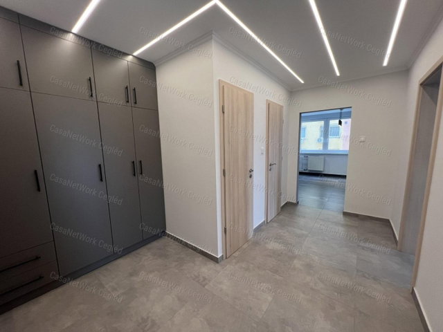 Eladó panellakás, Szolnokon 53.9 M Ft, 3 szobás