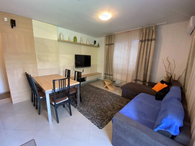 Kiadó téglalakás, albérlet, Siófokon 220 E Ft / hó, 3 szobás