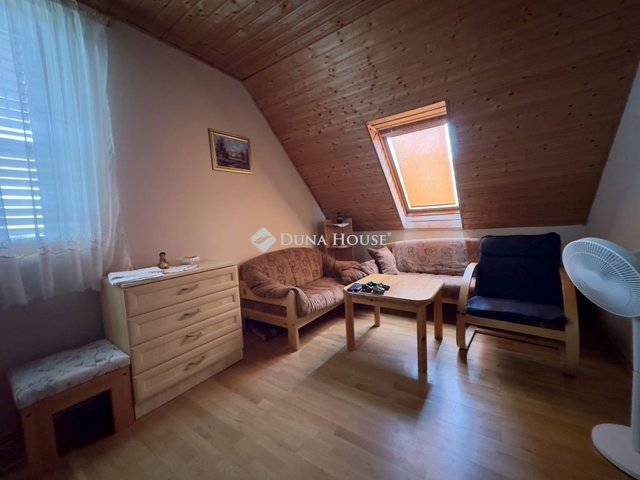 Eladó nyaraló, Balatonfüreden 219 M Ft, 5 szobás