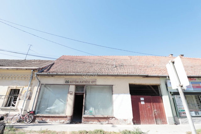 Eladó üzlethelyiség, Orosházán, Vörösmarty utcában 39 M Ft