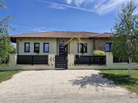 Eladó családi ház, Mezőfalván 184 M Ft, 4 szobás
