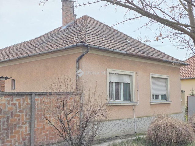 Eladó családi ház, Kiszomboron 19.9 M Ft, 3 szobás