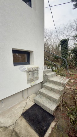 Eladó családi ház, Velencén 98 M Ft, 4 szobás