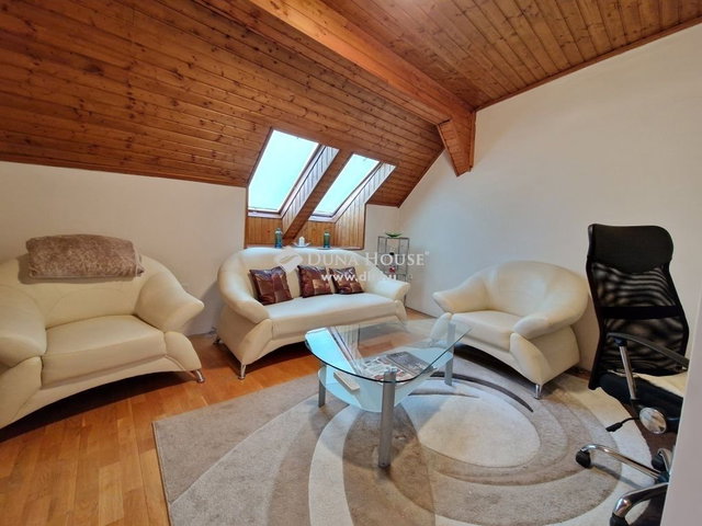 Eladó családi ház, Kecskeméten 125 M Ft, 10 szobás