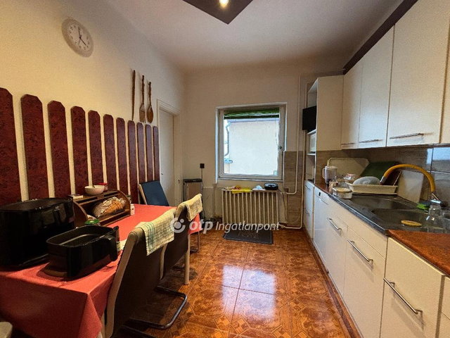 Eladó családi ház, Siófokon 82 M Ft, 4 szobás