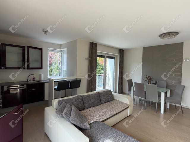 Kiadó téglalakás, albérlet, Győrött 250 E Ft / hó, 3 szobás