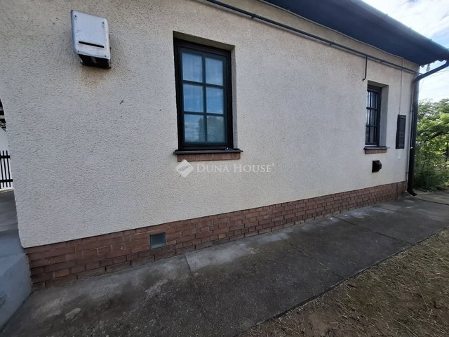 Eladó családi ház, Kiskunfélegyházán 28 M Ft, 3 szobás