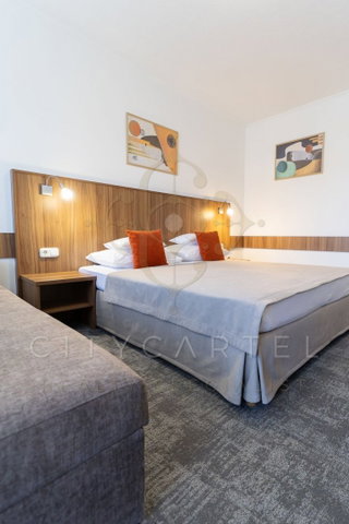 Eladó hotel, Zalakaroson 1450 M Ft, 45 szobás