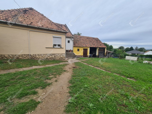 Eladó családi ház, Győrújbaráton 55 M Ft, 3 szobás