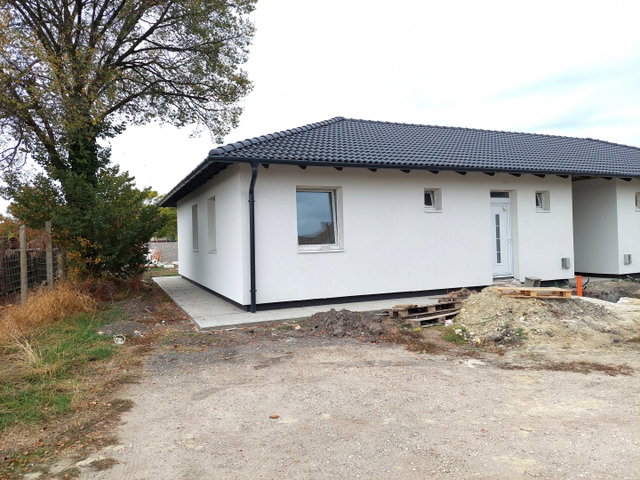 Eladó ikerház, Dömsödön 61 M Ft, 4 szobás