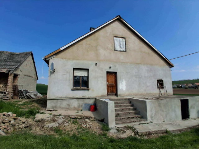 Eladó családi ház, Gadácson 29.99 M Ft, 3+1 szobás