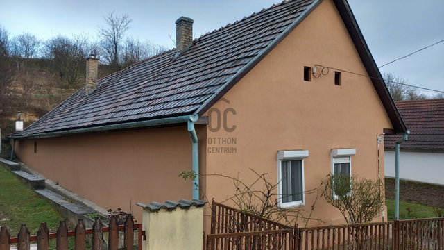 Eladó családi ház, Hőgyészen 15.5 M Ft, 3 szobás