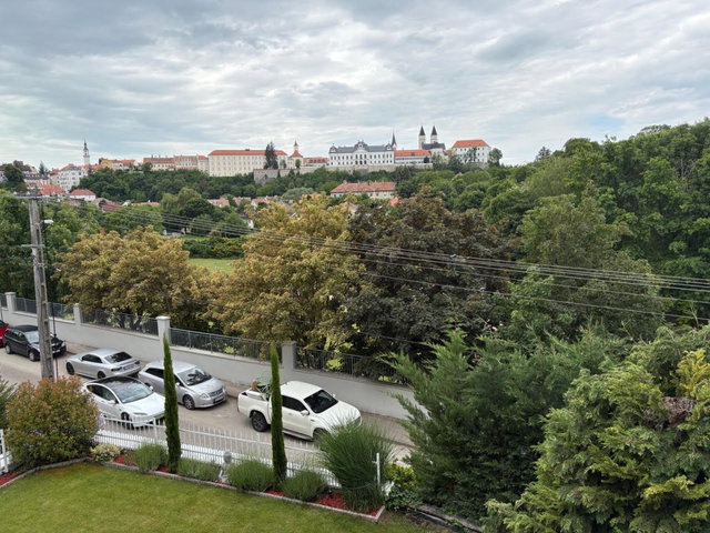 Eladó ikerház, Veszprémben 299 M Ft, 7 szobás