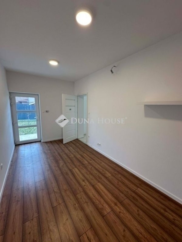 5 bed · 242m² · 229.900.000 ft