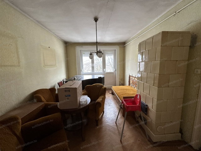 Eladó téglalakás, Jászberényben 23.99 M Ft, 2 szobás