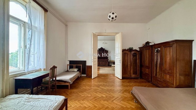 Eladó téglalakás, Budapesten, VIII. kerületben, Baross utcában