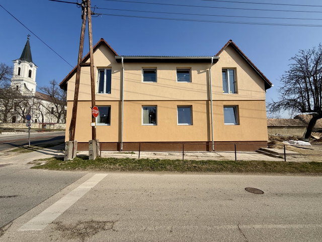 Eladó téglalakás, Pusztavámon 42.5 M Ft, 2+1 szobás