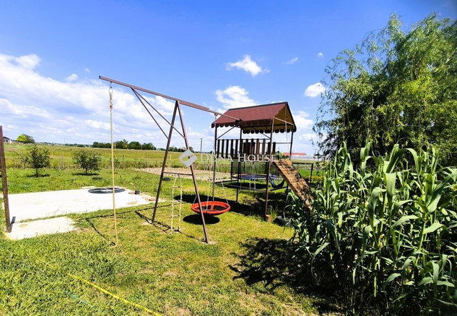 Eladó családi ház, Szabadszálláson 52 M Ft, 4 szobás