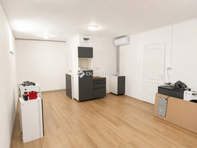 Eladó ipari ingatlan, Sopronban 21.5 M Ft, 1 szobás