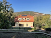 Eladó családi ház, II. kerületben 382.2 M Ft, 9 szobás