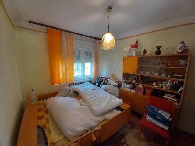 Eladó családi ház, Szolnokon 27.9 M Ft, 2 szobás