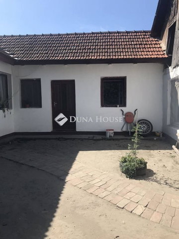 Eladó családi ház, Törtelen 43 M Ft, 5 szobás